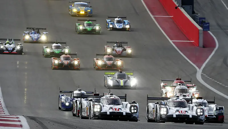 Hybrid Porsche 919 in pole position