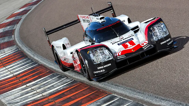 Porsche 919 taking a corner on a race track