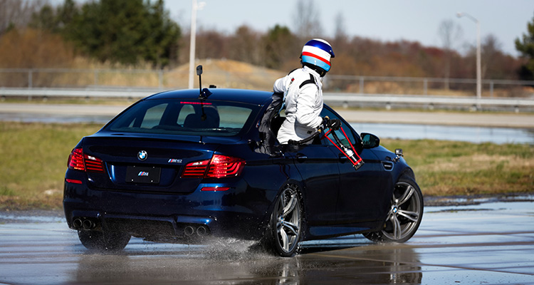 BMW M5 drift refuel