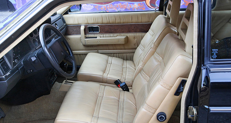 bowie volvo 262c auction interior