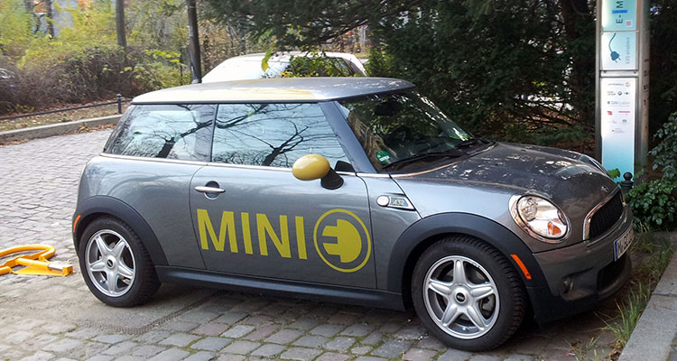 mini e-electric side