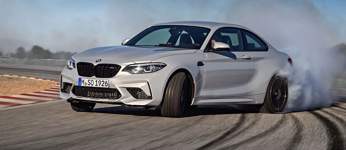 BMW M2 Competition drifting