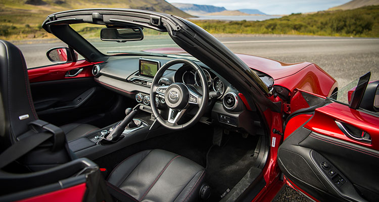 Maxda MX 5 Convertible interior