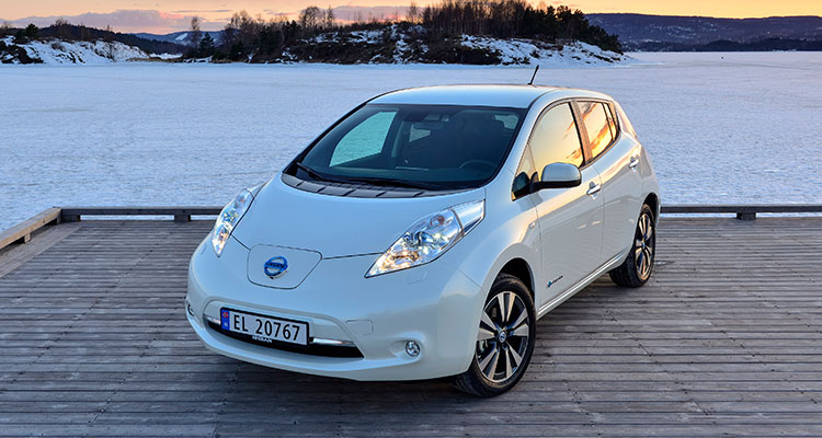 Nissan Leaf 2011 white Front