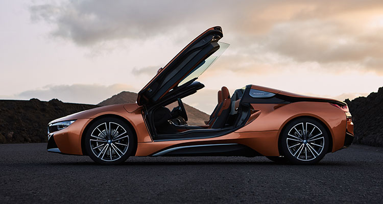 BMW i8 Convertible side 3