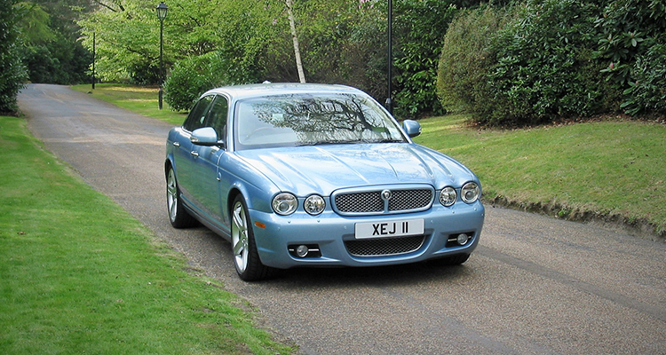 Jaguar XJ 9