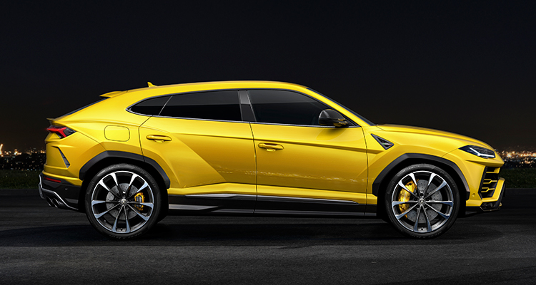 Lamborghini Urus side 1