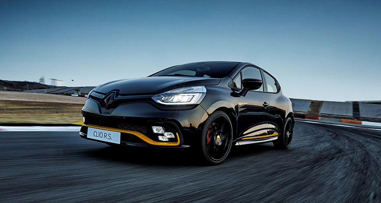 Renault Clio R.S.18 Front Side 2