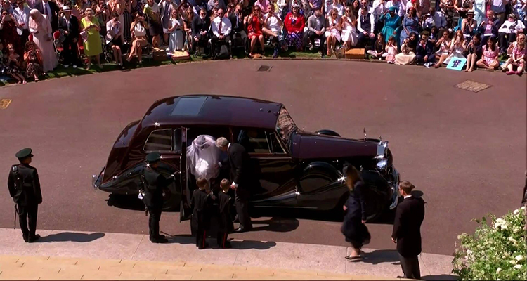 megham markle royal wedding phanton iv rolls royce arrival