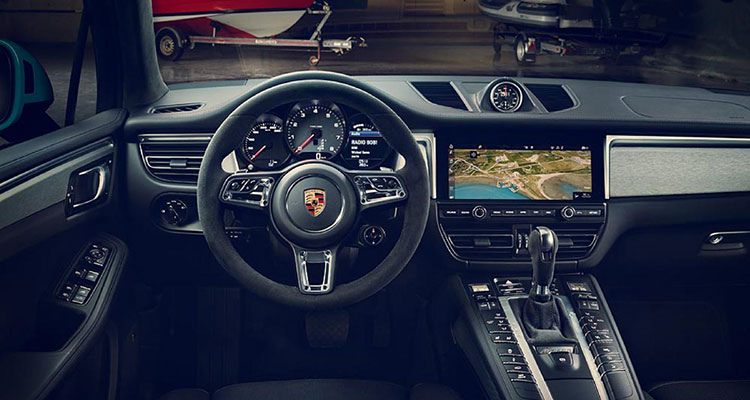 Porsche Macan revealed interior 2