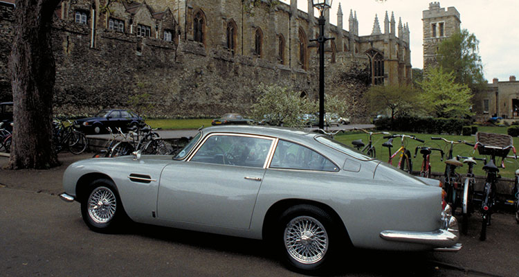 ASTON MARTIN DB5 JAMES BOND GOLDFINGER 2