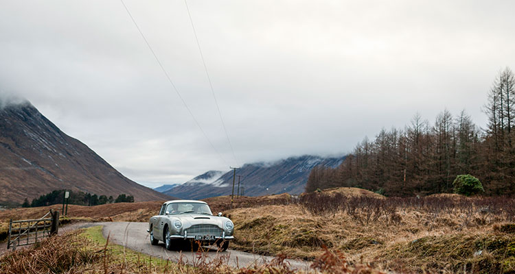 ASTON MARTIN DB5 JAMES BOND GOLDFINGER 4