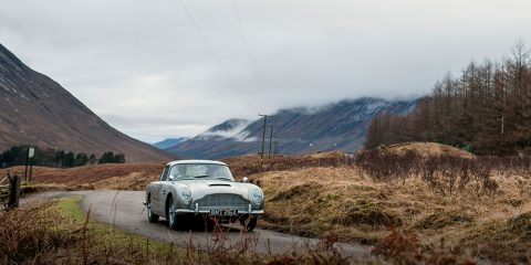 ASTON MARTIN DB5 JAMES BOND GOLDFINGER feature