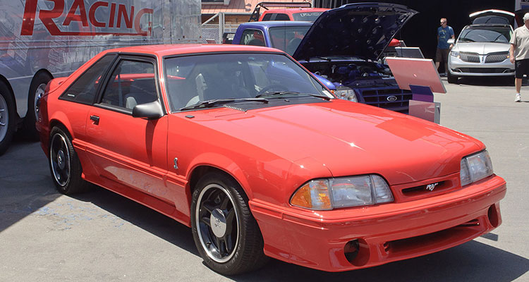 1993 Ford Mustang SVT Cobra R 4