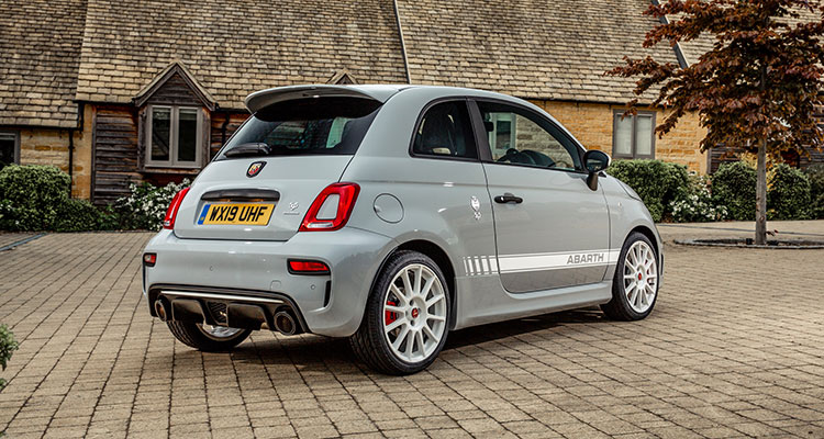 Abarth 595 2019 rear side (2)