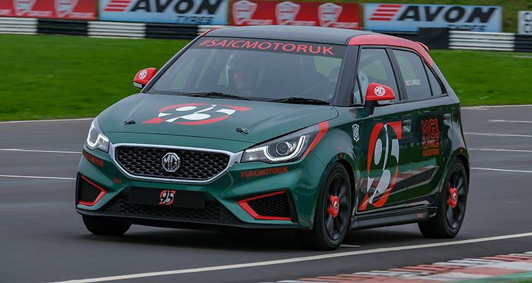 Low-cost MG3 Racer debut 3