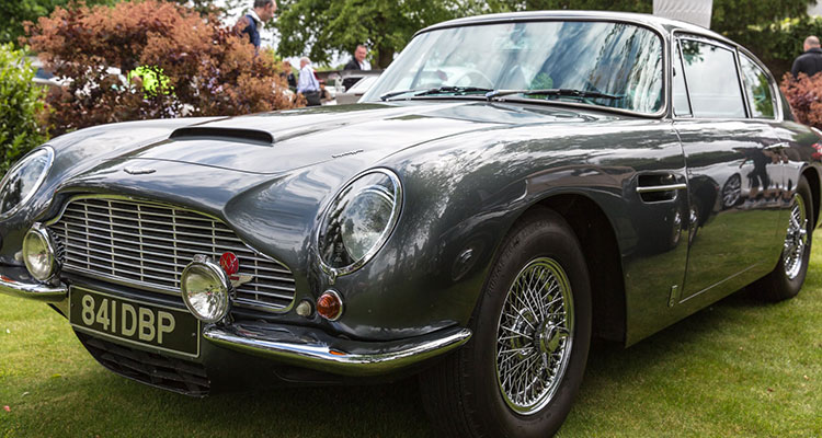 james bond aston martin db5 thunderbal (1)