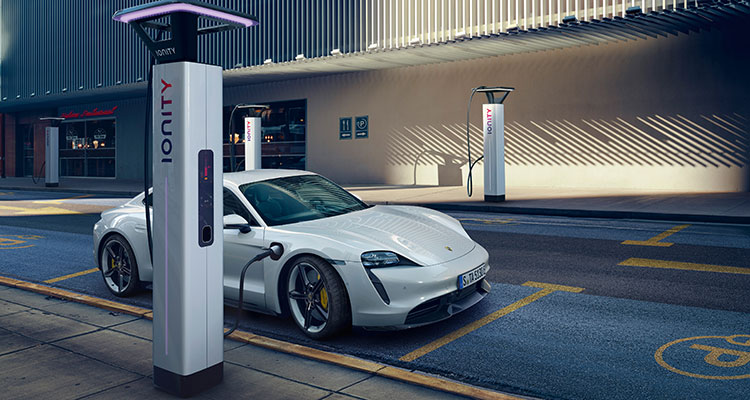 Porsche’s New All-Electric 761bhp Taycan Turbo S 