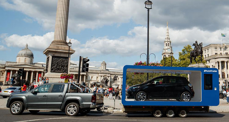 World's First Car Vending Machine - Renault Zoe