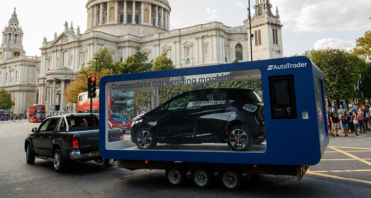 World's First Car Vending Machine - Renault Zoe