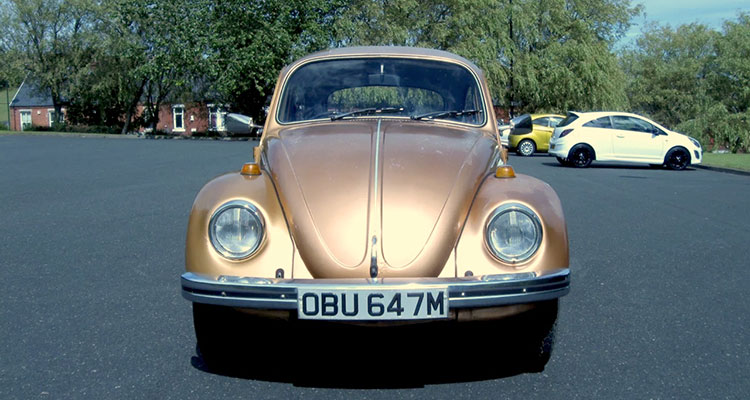 2004 Volkswagen Beetle (2)