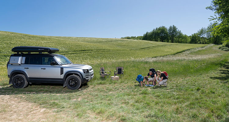 Land Rover Defender Gets A Luxurious Bespoke Roof Tent