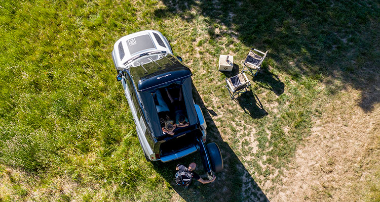 Land Rover Defender Gets A Luxurious Bespoke Roof Tent