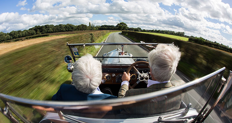 Taking off a jumper or jacket whilist driving