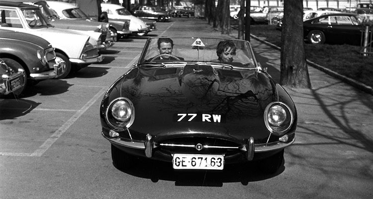 Jaguar E-type ’77 RW’ on a demonstration run