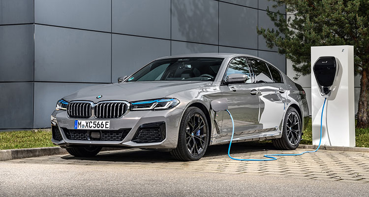 New BMW 545e xDrive