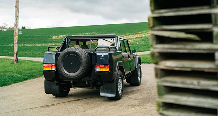 Lamborghini LM002