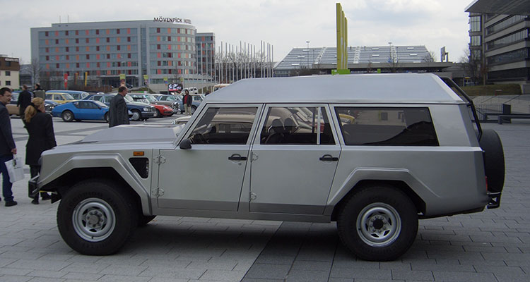 Lamborghini LM002