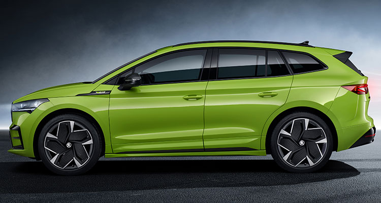 side view of a Skoda Enyaq RS IVis in lime 