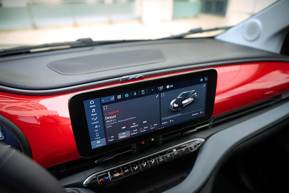 inside the Fiat e500 infotainment system