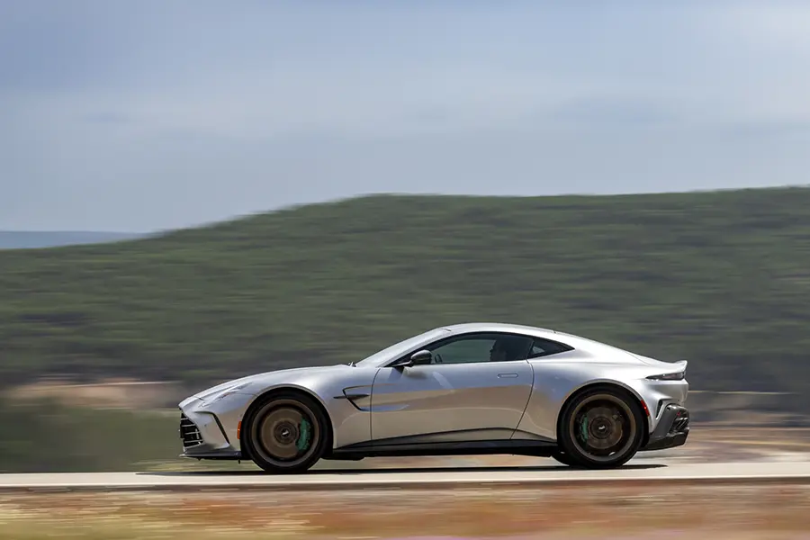 Aston Martin Vantage 2024 in silver on country road