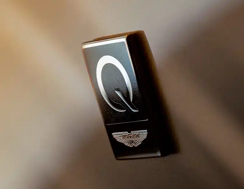 Unique enamelled script badges on the DB12 Goldfinger Edition, with an exclusive “Q” fender badge, pay homage to the original Goldfinger DB5.