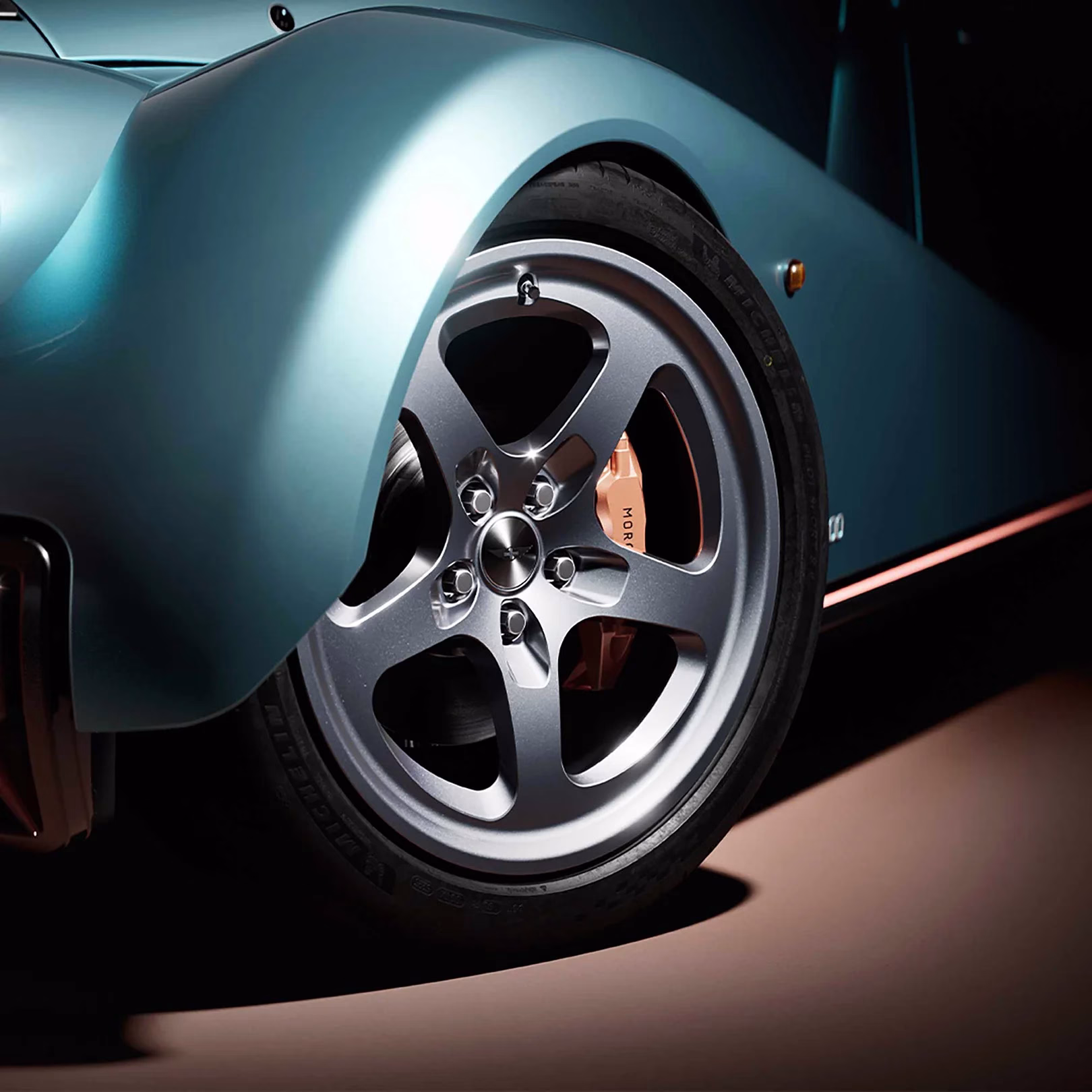 Morgan Supersport 400 19-inch forged alloy wheel with coral brake caliper